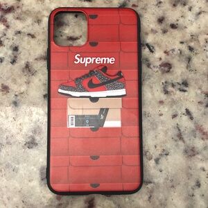 SUPREME Nike sb phone case
